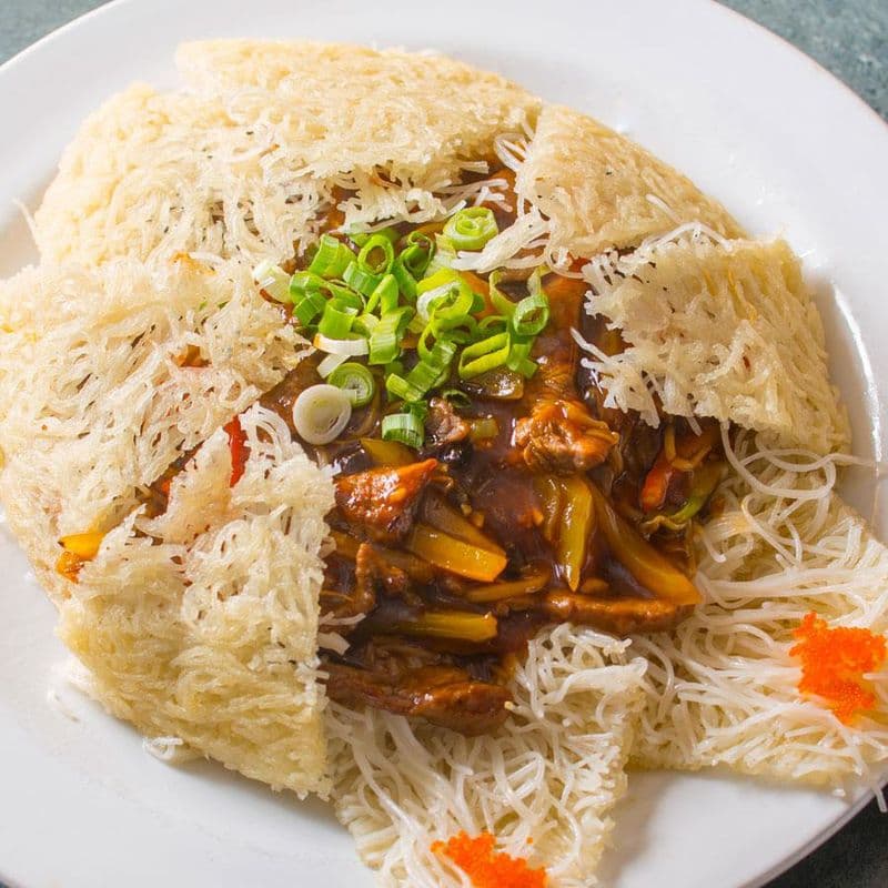 Pan Fried Vermicelli with Shredded Beef Tenderloin and Pickled Vegetable 味菜牛柳絲煎米粉