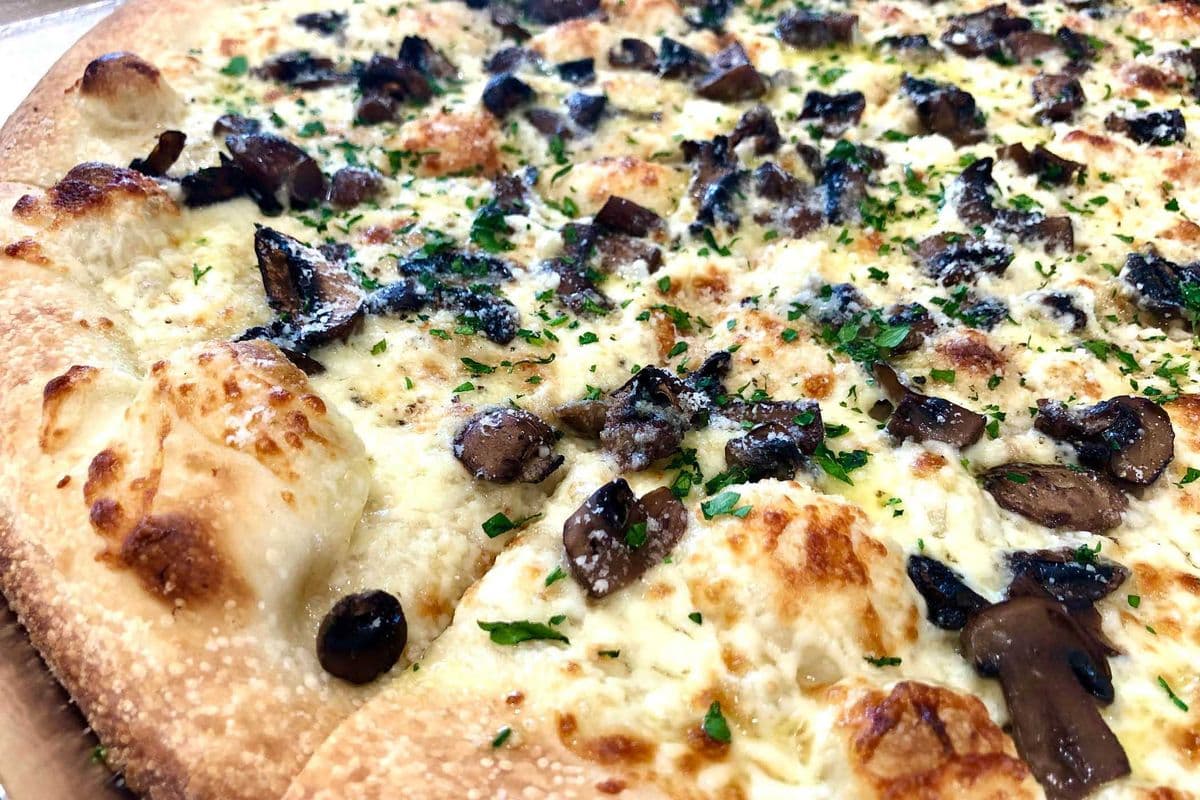 10" Gluten-Friendly Lush Mush Pizza