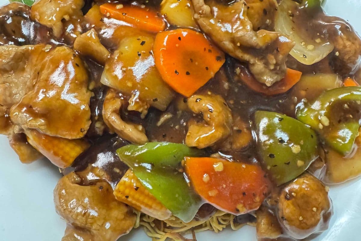 Black Pepper Beef Chow Mein (Spicy) 黑椒牛肉炒面（脆）