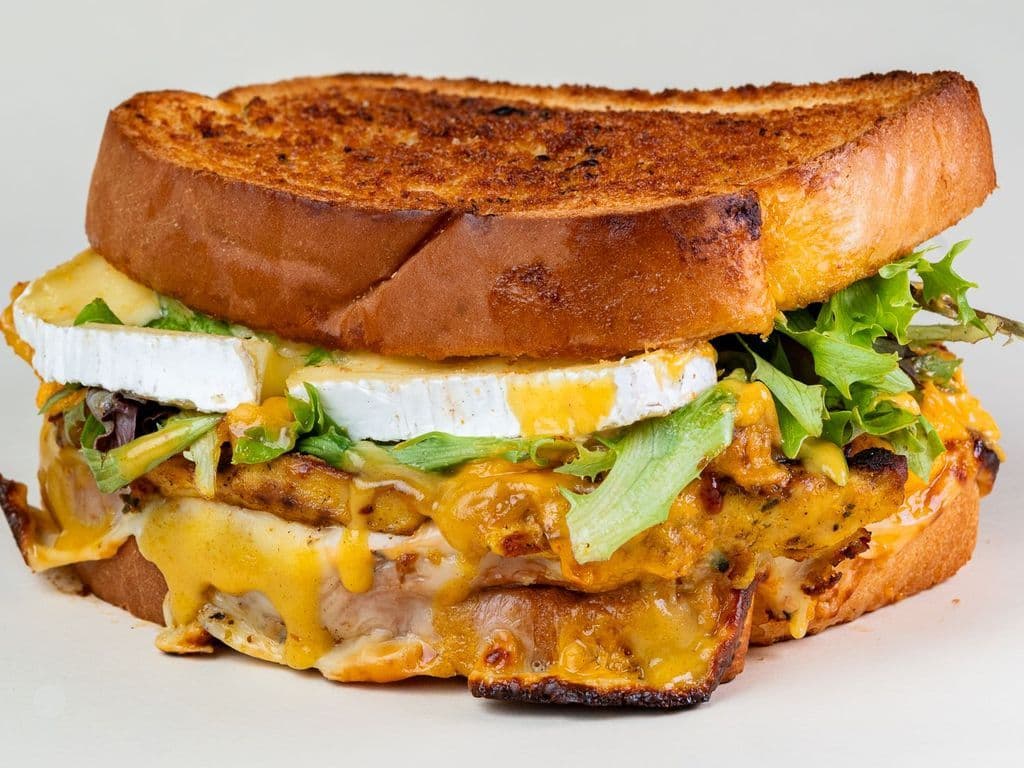 Grilled Cheese Poulet et Brie