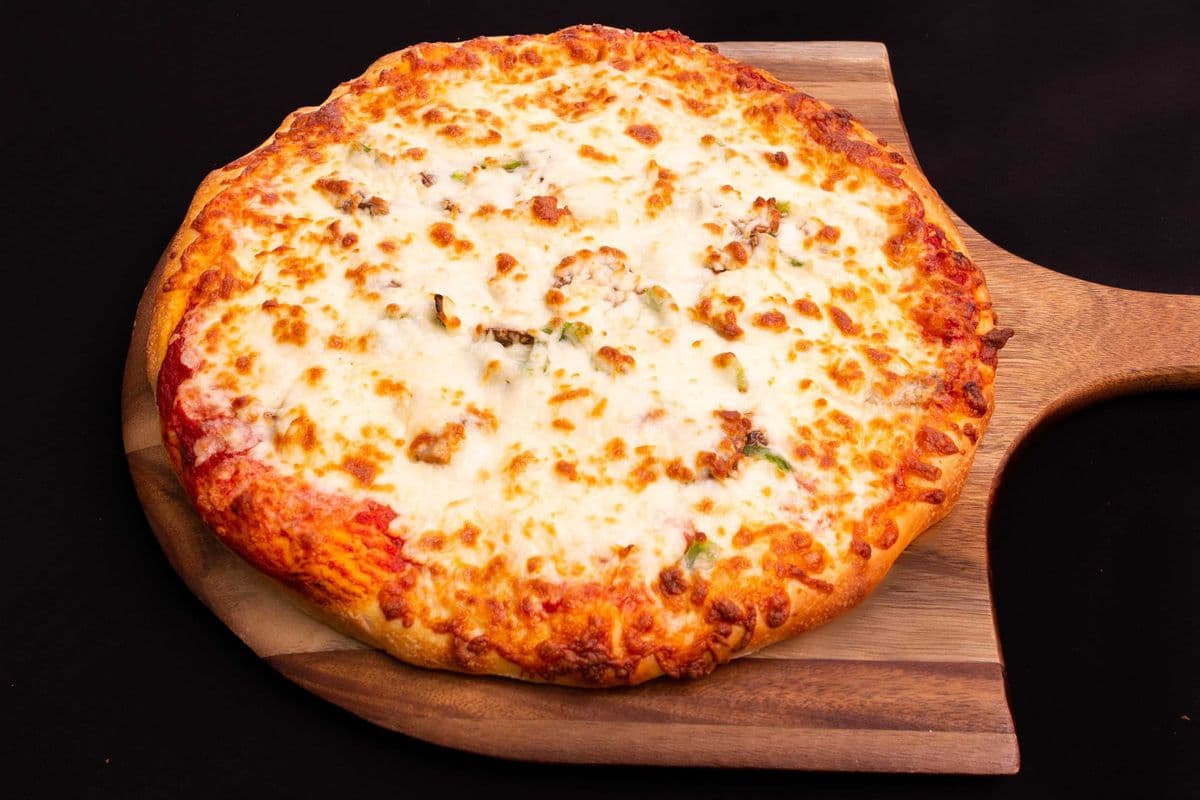 Pizza moyenne toute garnie