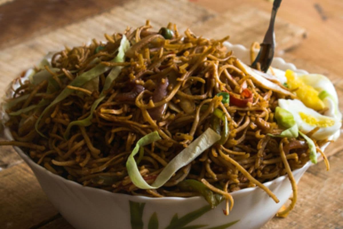 VEG. SCHEZWAN NOODLES