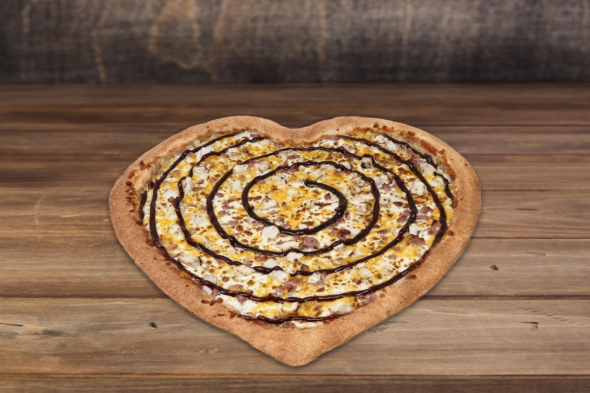 HEART Pizza Pan 16" BBQ Chicken Bacon Feast