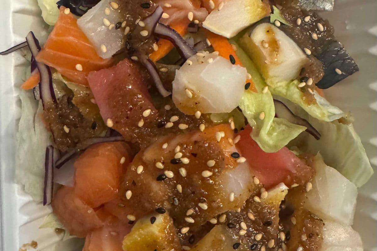 P10) Sashimi Salad