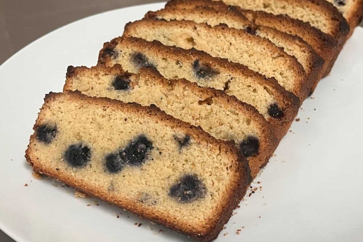 Keto Almond Blueberry Coffee Cake (1 x 60g)