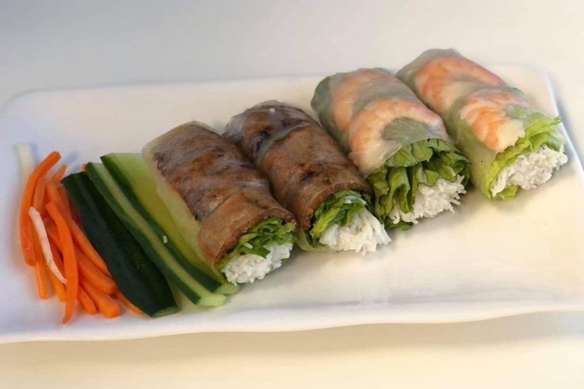 Shrimp and Barbecue Meatball Mixed Salad Roll (Two rolls)