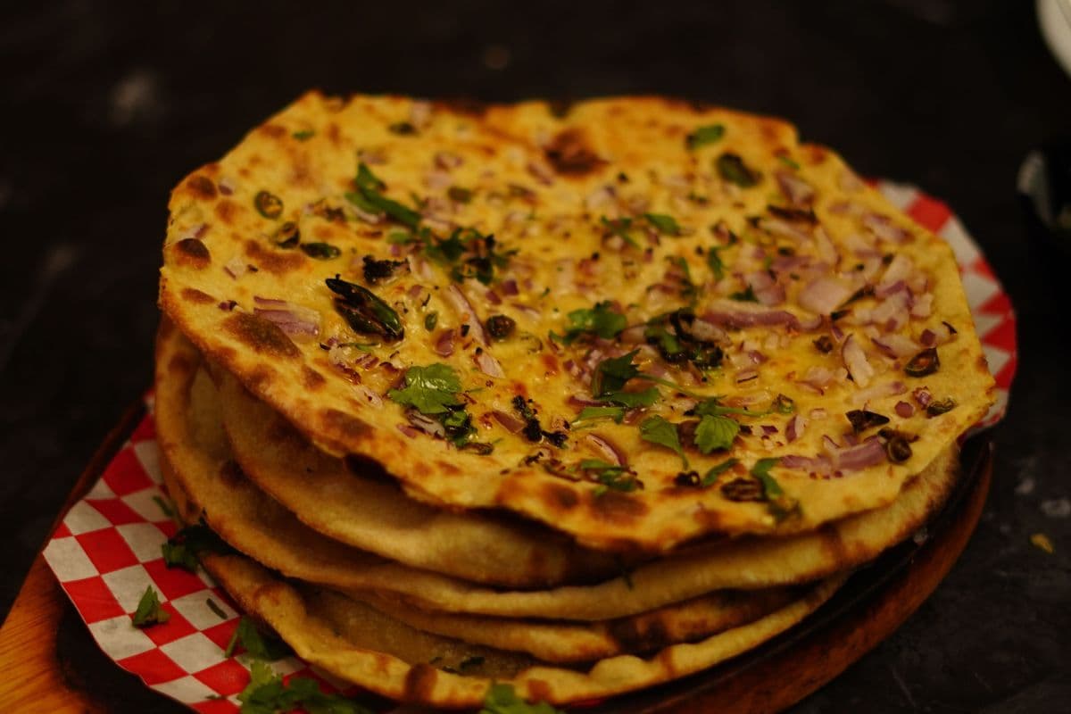 Pyaaz Mirch ki Roti