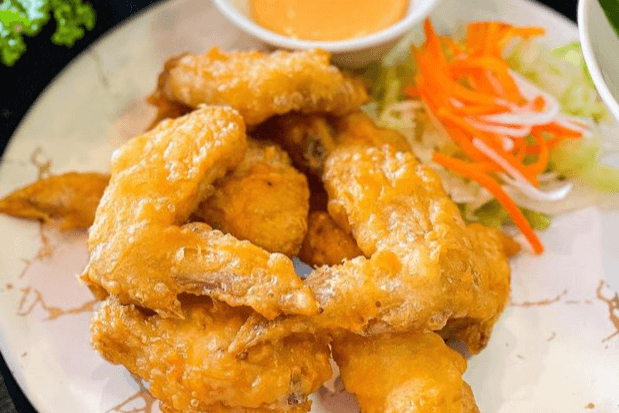 A10. Fried Chicken Wings with Spicy Thai Sauce