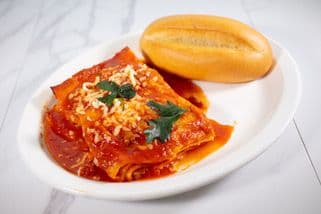 Meat Lasagna with Garlic Bread