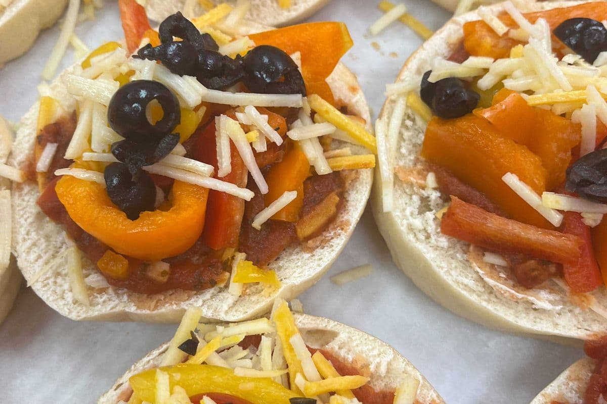 Vegan Pizza Bagel Cheese