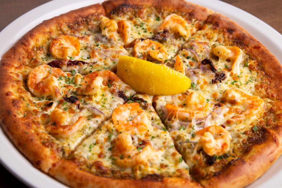 Medium Pesto Prawn Pizza