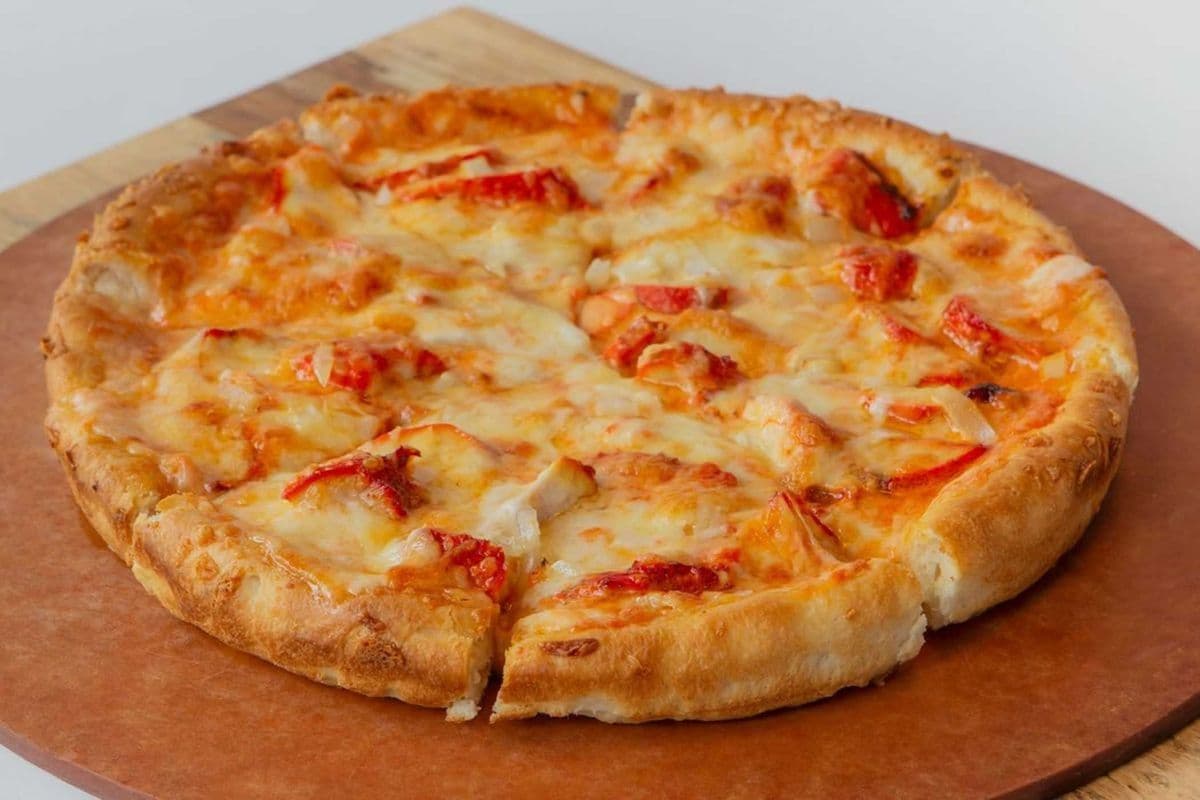 Small Butter Chicken Pizza