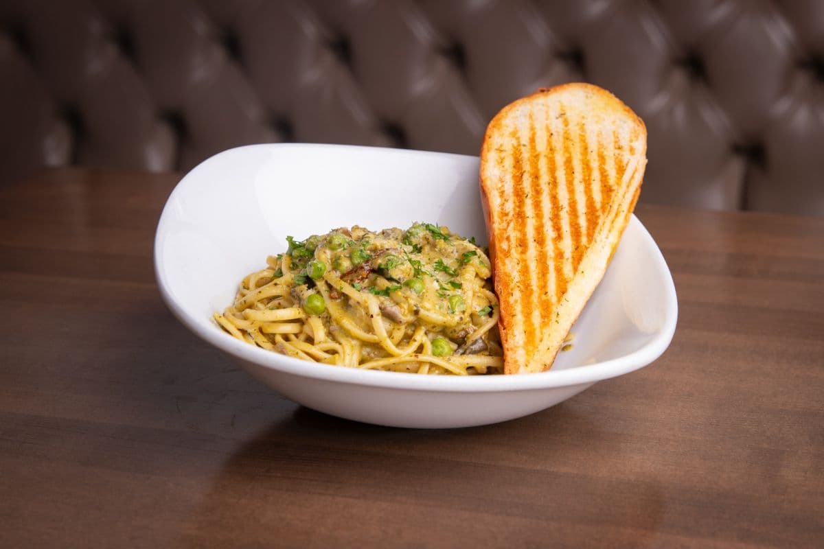 Basil Pesto Linguine Pasta