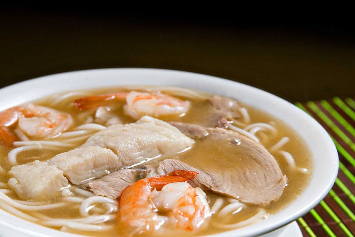 38. Prawn, Pork and Fish with Vermicelli Soup