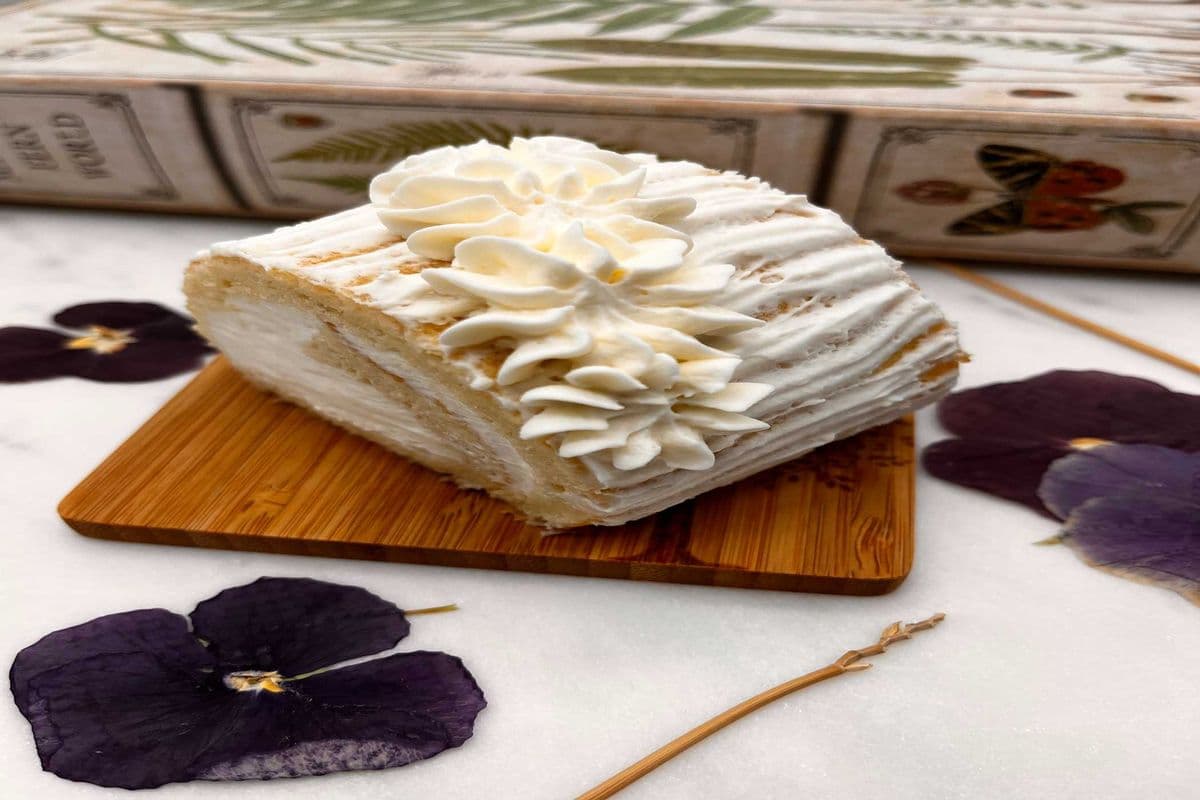Vanilla Roll Cake