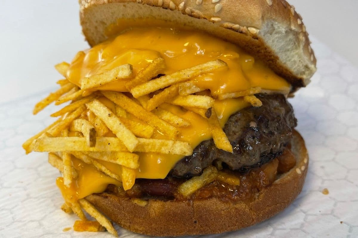 Chili Crunch Burger Combo 6oz