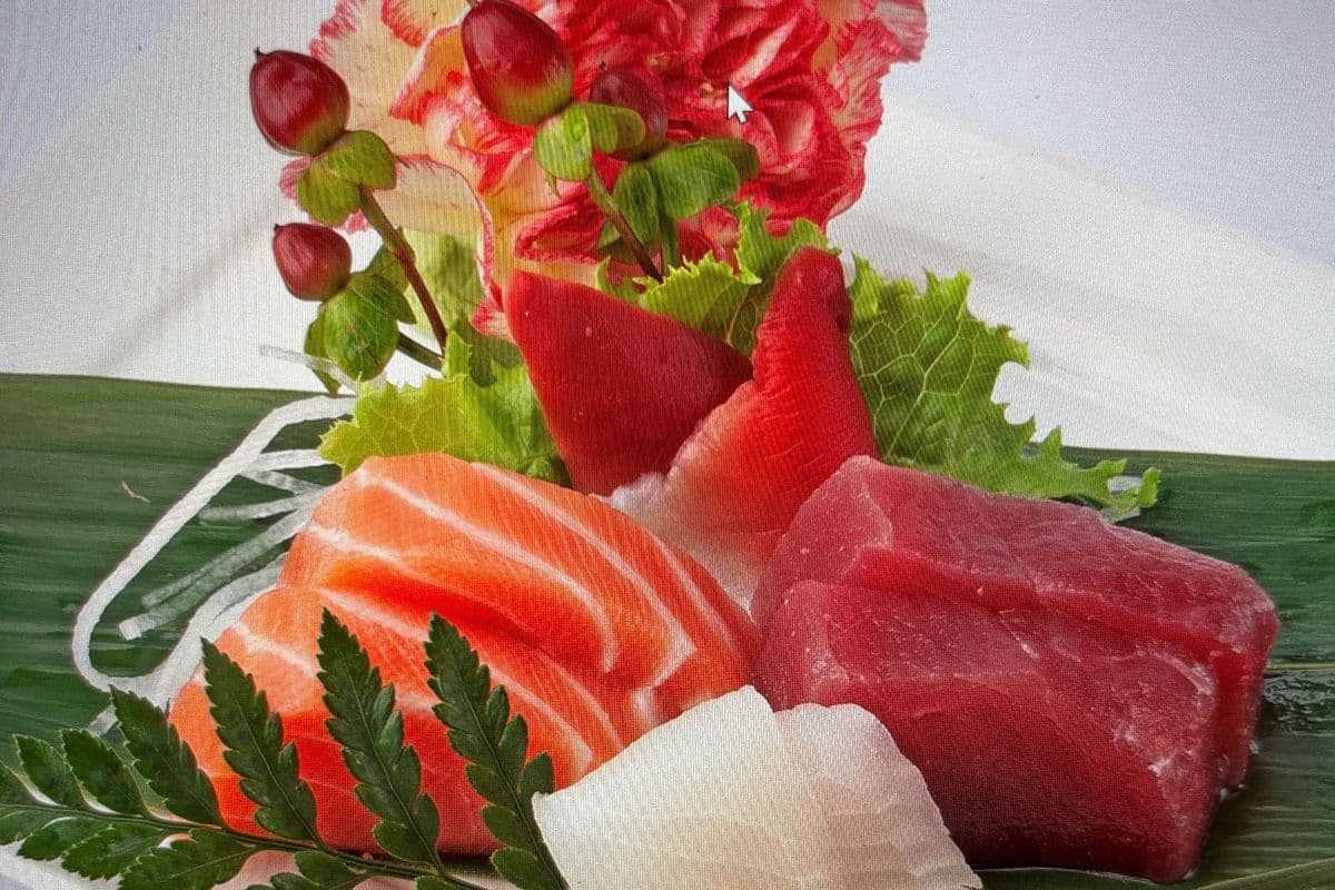 Sashimi Appetizer (8 pcs)