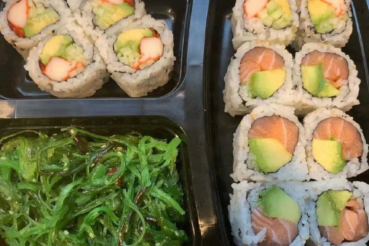 B09. California Roll Salmon Avocado Roll 加州卷便当