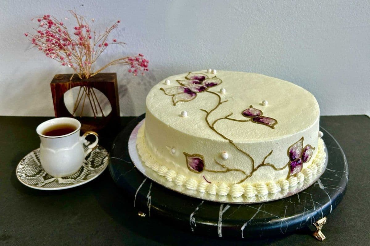 Vanilla Cakes 6"