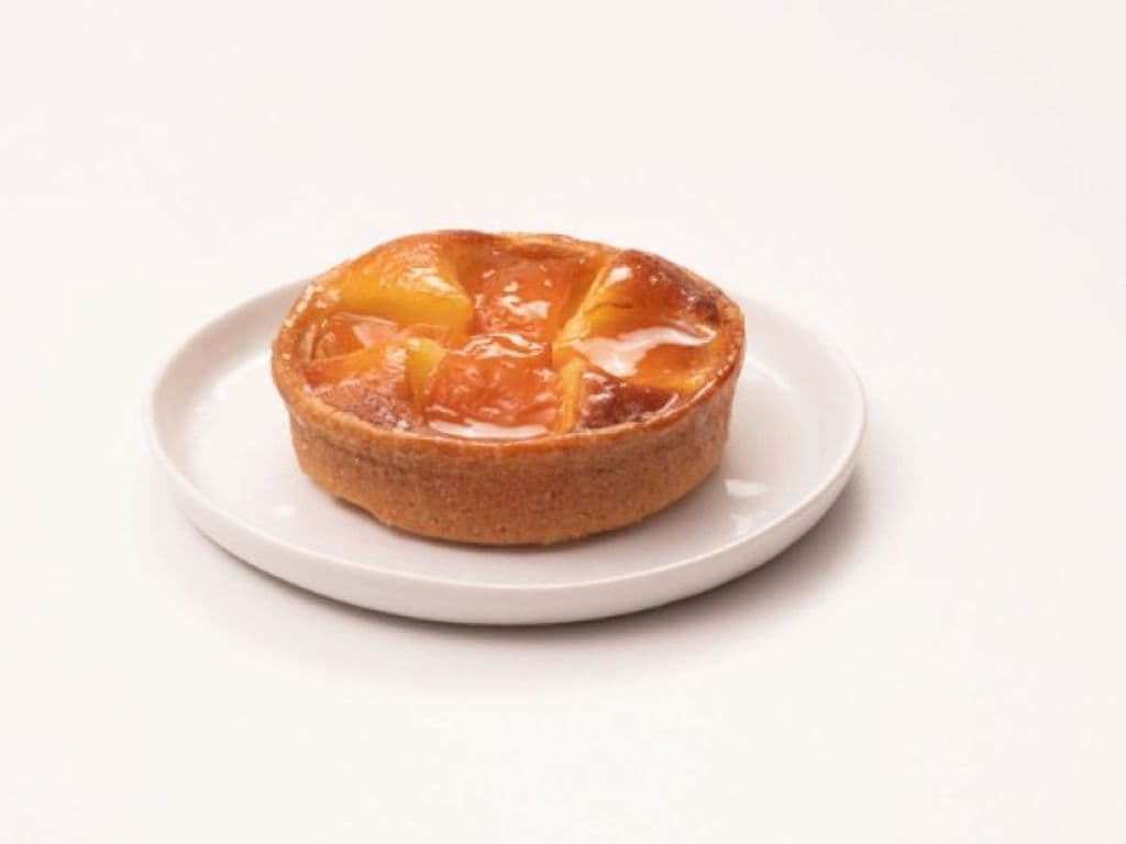 Apricot & almond tartlet