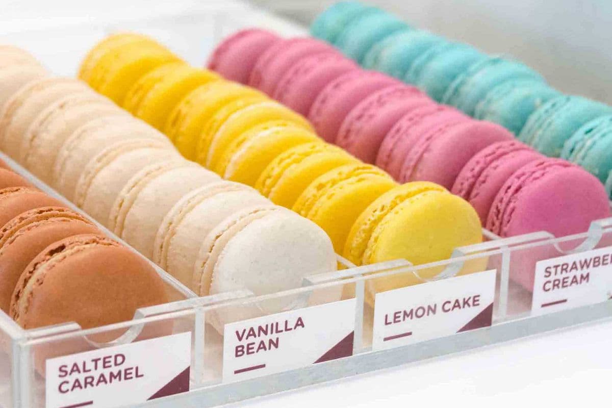 Assorted Macarons (Box of 6)