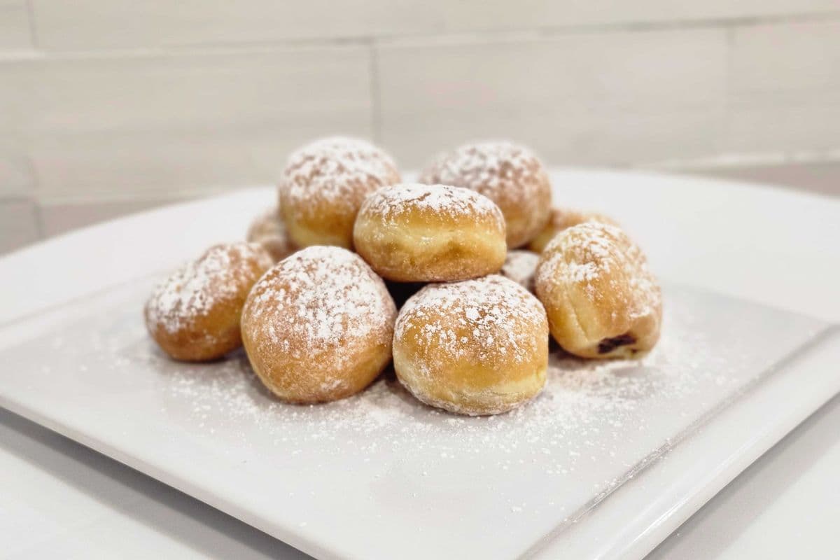 Red Berry Beignet 12pcs (pack of 12)
