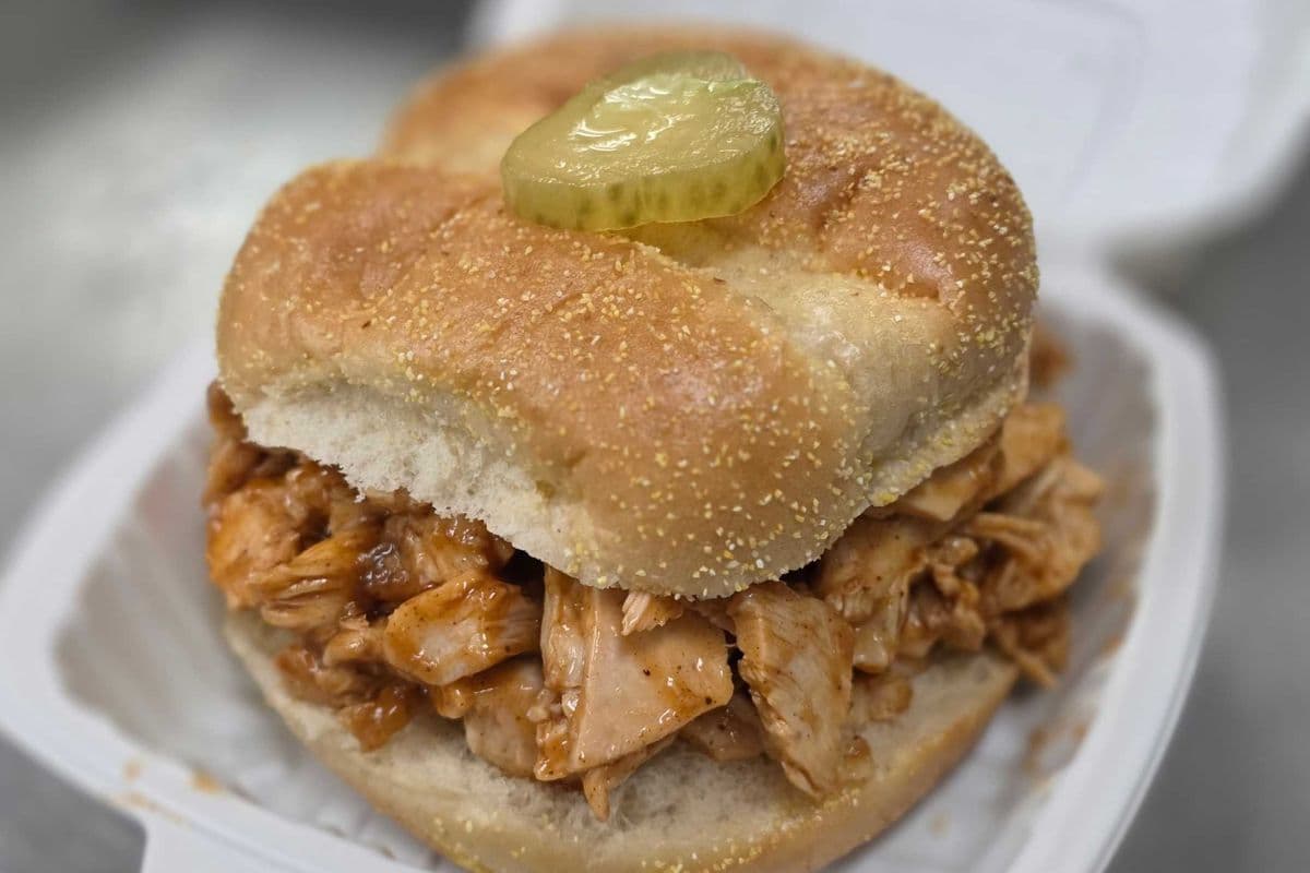 Pulled Chicken (Sandwich) (1 EA)