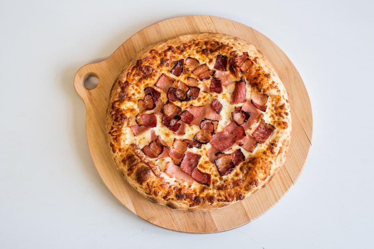 1 Pizza Fou De La Viande (8")/ 1 Crazy Meat Pizza (8")