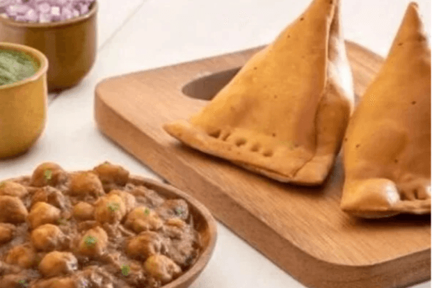 Chicken Samosas with Chickpeas (2 pcs)