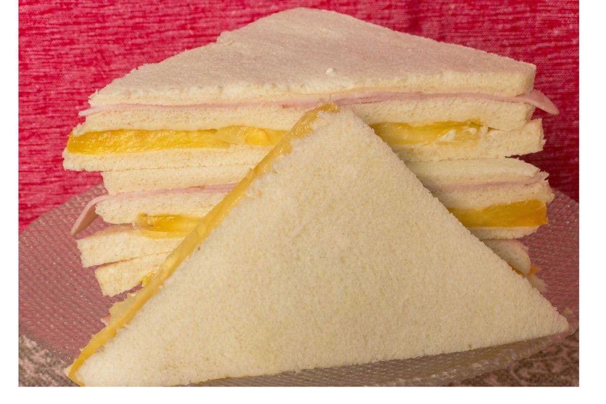 4 Ham & Pineapple Sandwiches (Triangular)