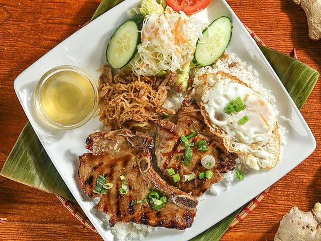 (56)- Riz concassé avec côtelette de porc grillé