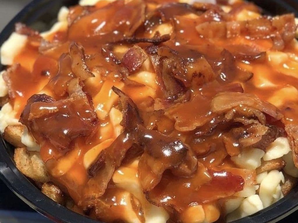 Grande Poutine Bacon / Large Bacon Poutine