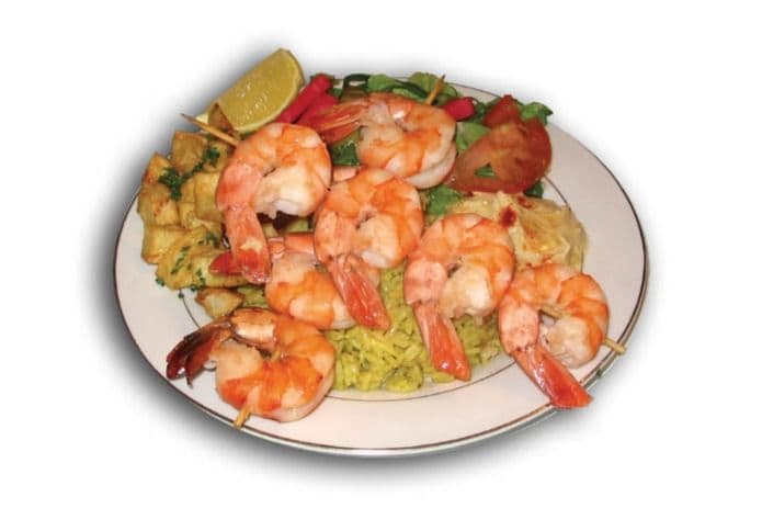Assiette brochettes crevettes