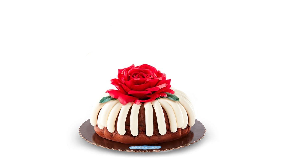 Big Bundt Cake With Flower