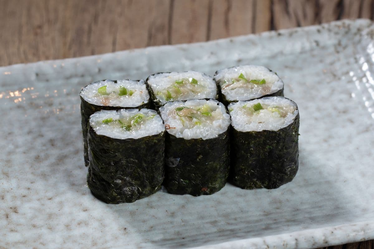 E04. Negitoro Maki