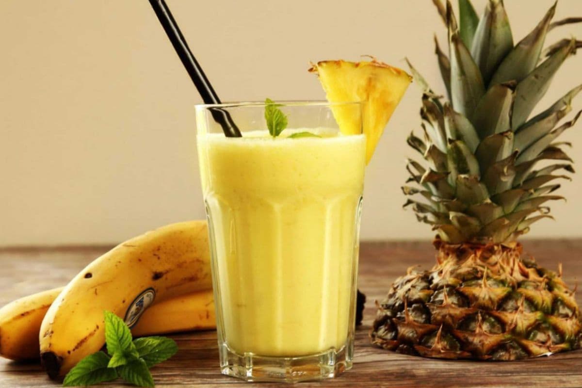 F3 Pineapple Banana Milkshake(菠萝香蕉冰) (16oz)