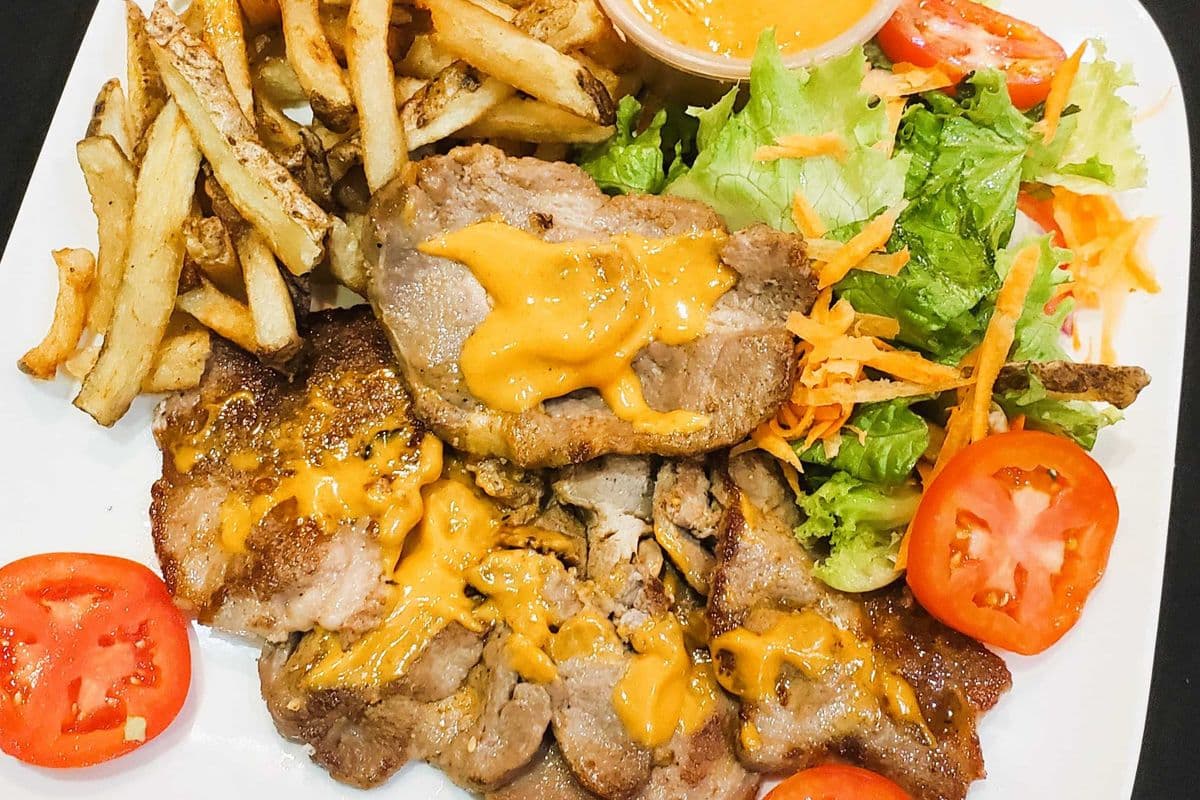 Febras - Plat d'Escalopes de Porc / Pork Cutlets Meal