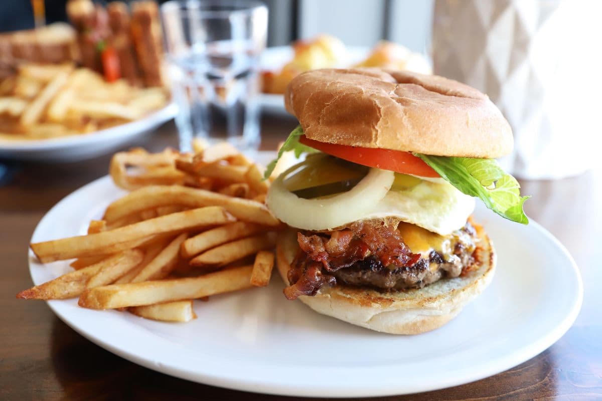 Bacon 'n Egg Burger