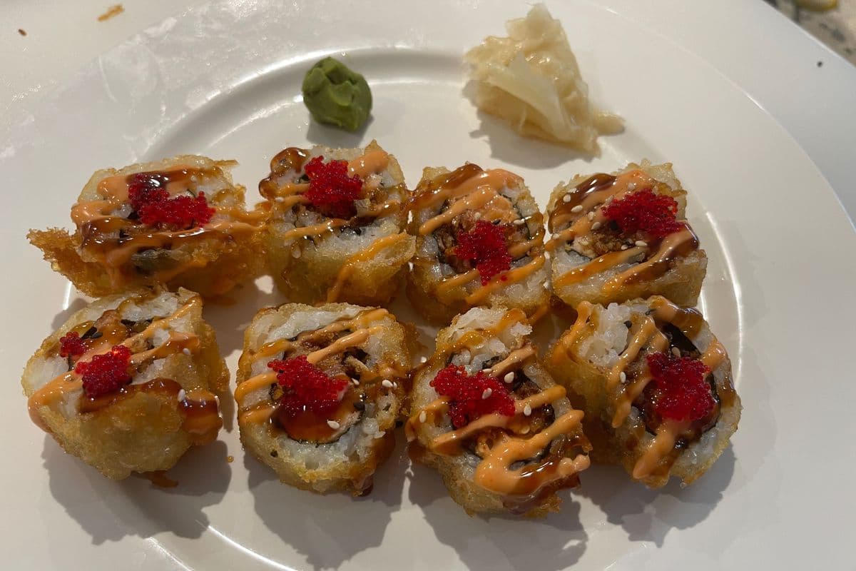 Golden Spicy Crab Roll (8pcs)