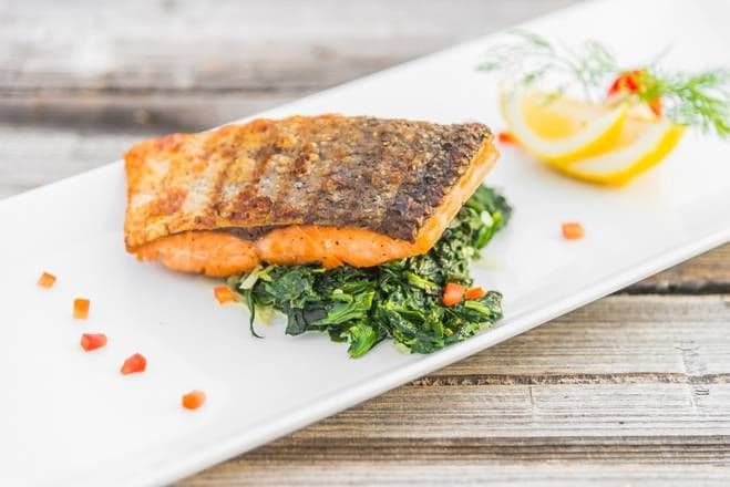 Salmone in Crosta Di Funghi Misti, Salsa Prosecco