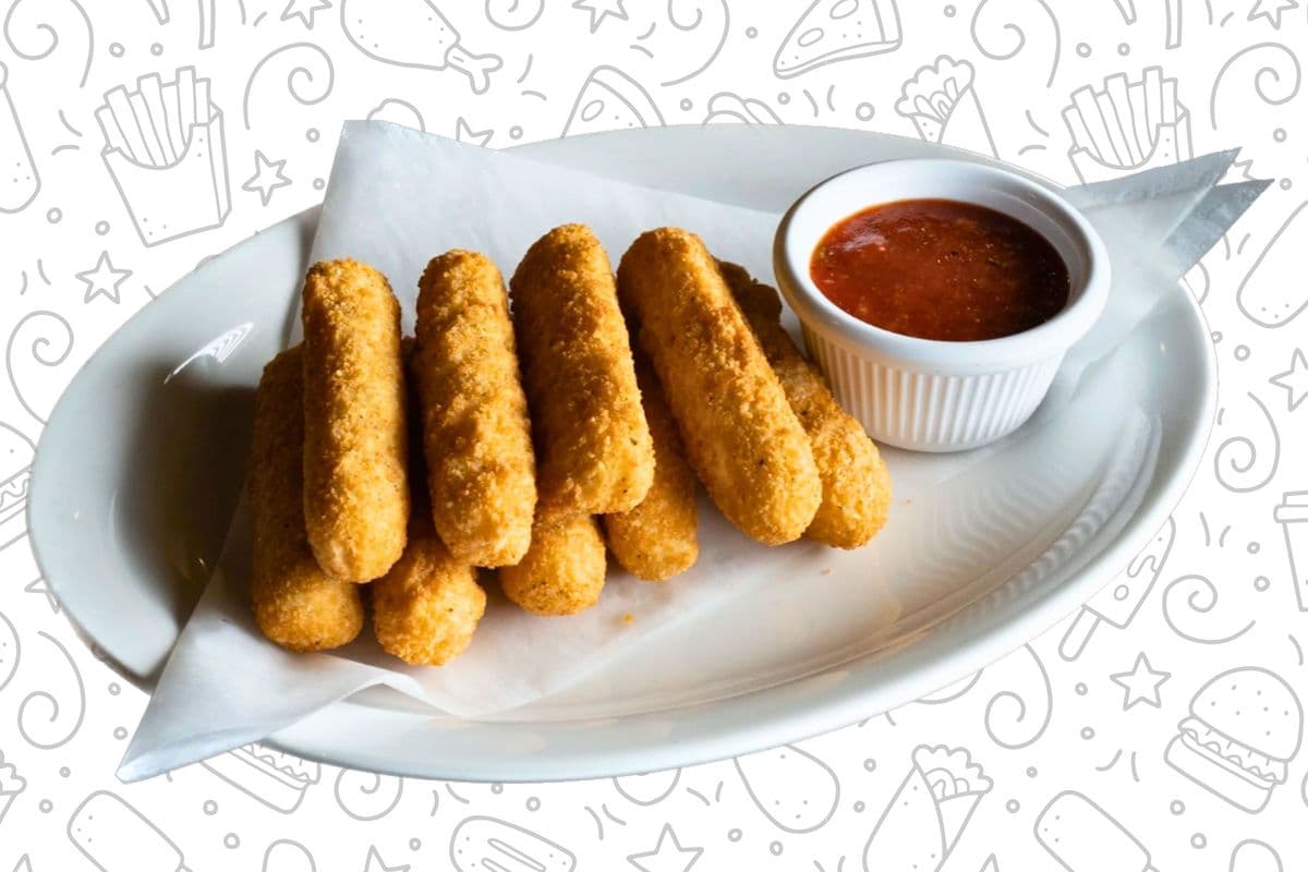 Mozzarella Sticks (6 PCS)