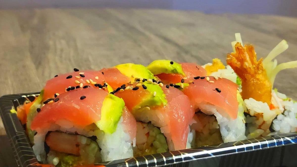 U1. Dragon Roll (8 pcs)