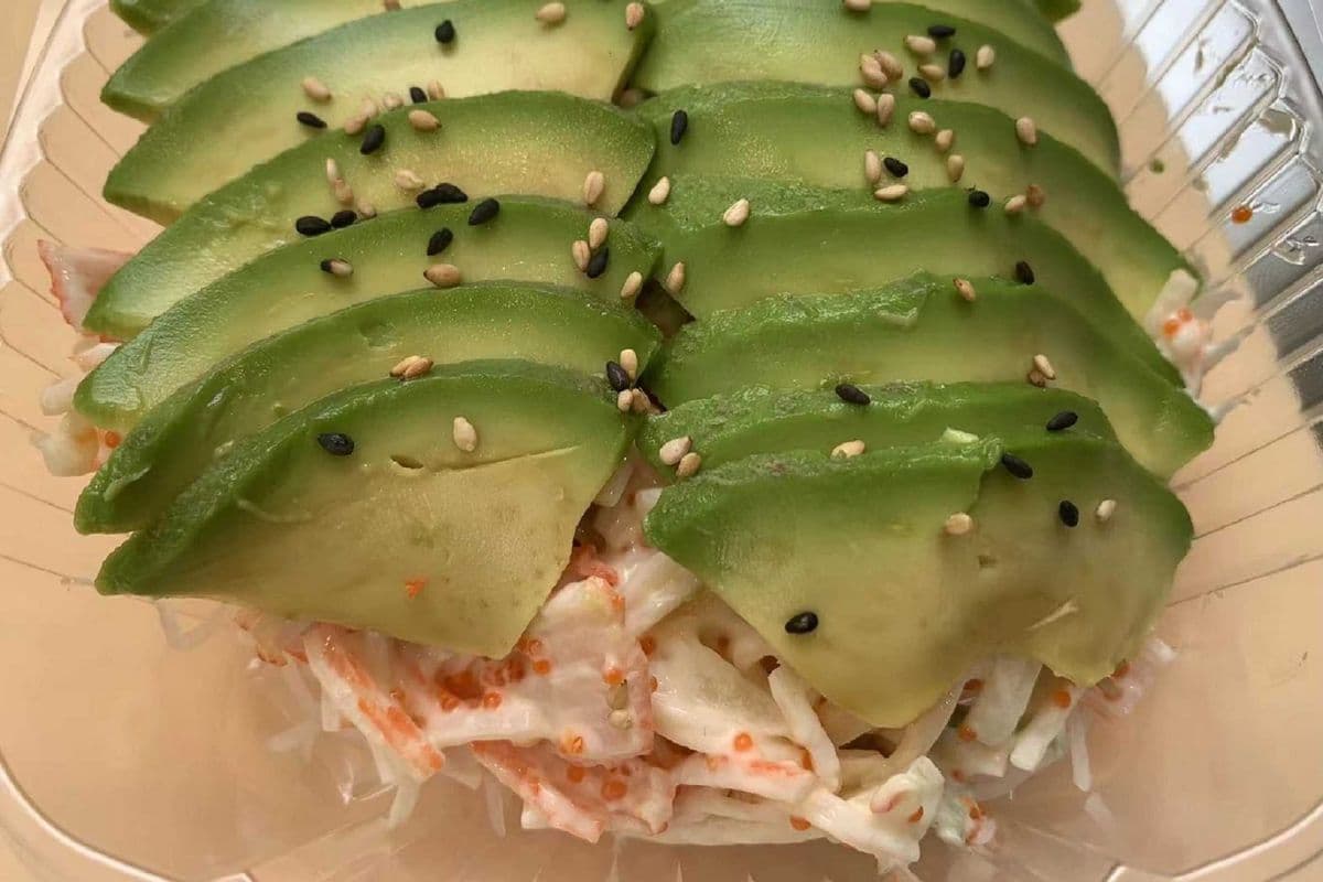 A04. Avocado Kani Salad ⽜油果蟹⾁沙拉