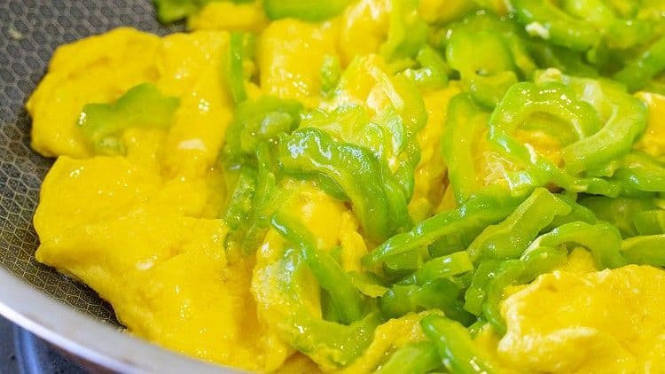 ScrambledEggwithBitterMelon 涼瓜炒滑蛋