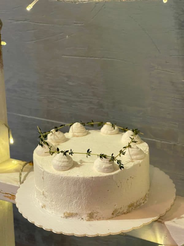 Whole Size Earl Grey Cake (7" Round)