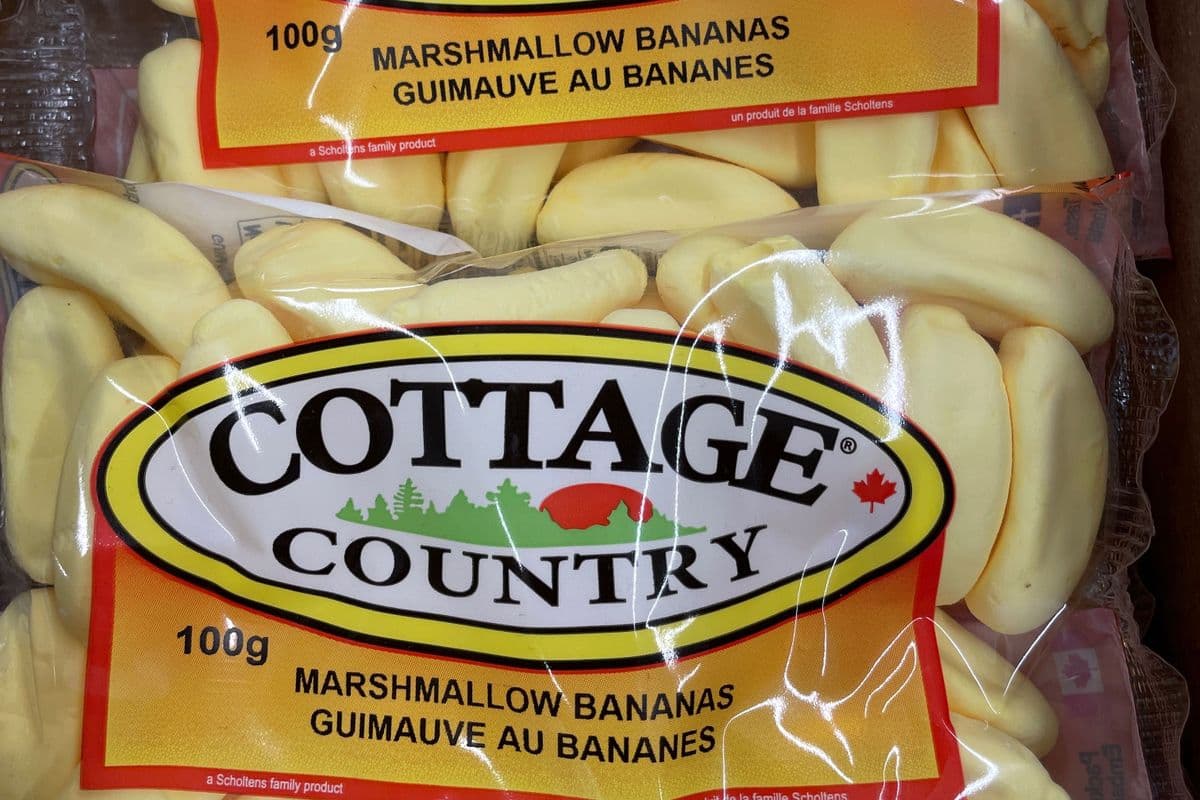 Cottage Country Marshmallow Bananas (100g)