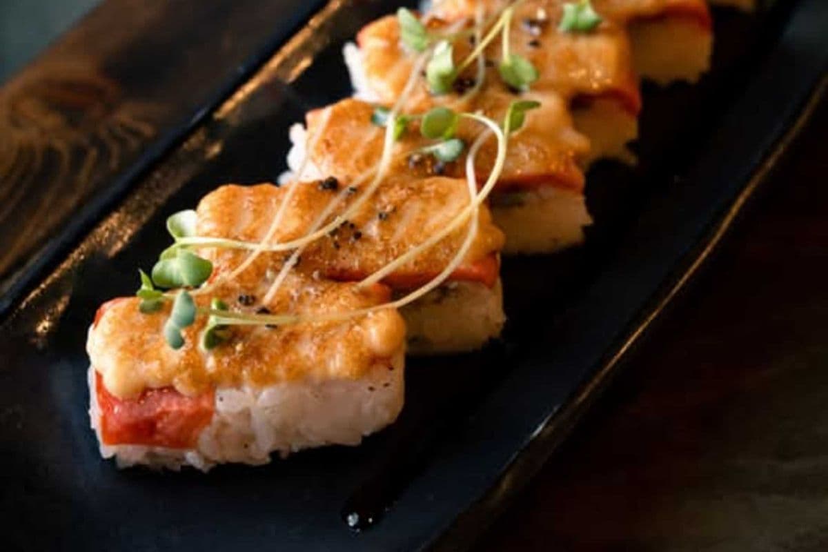 Pressed Wild Salmon Sushi (6pcs)
