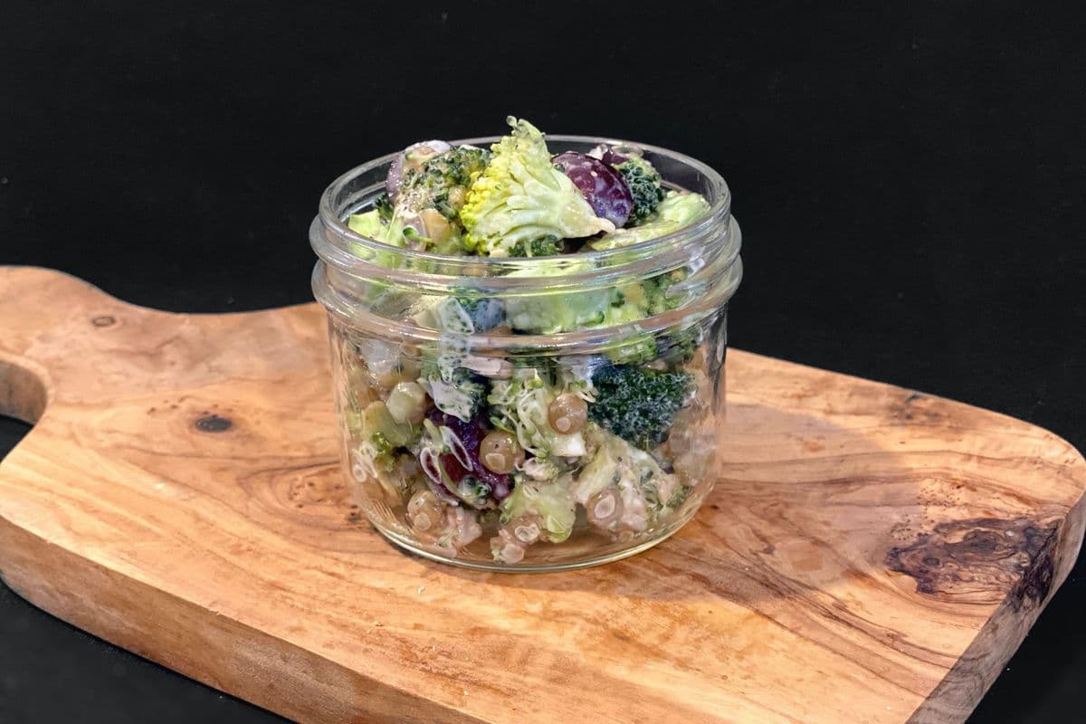 Salade Brocoli, lentilles et raisins