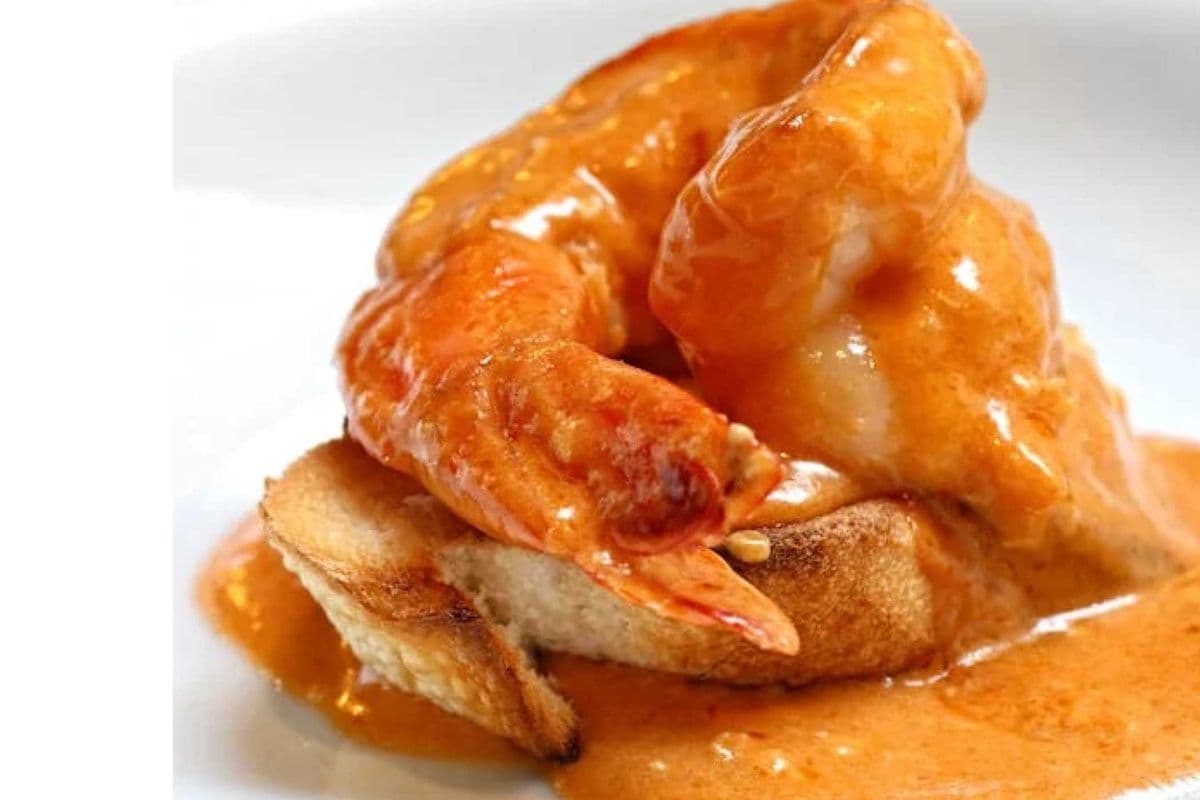 Crevettes bhuna sur poori / Bhuna Shrimps on Puri