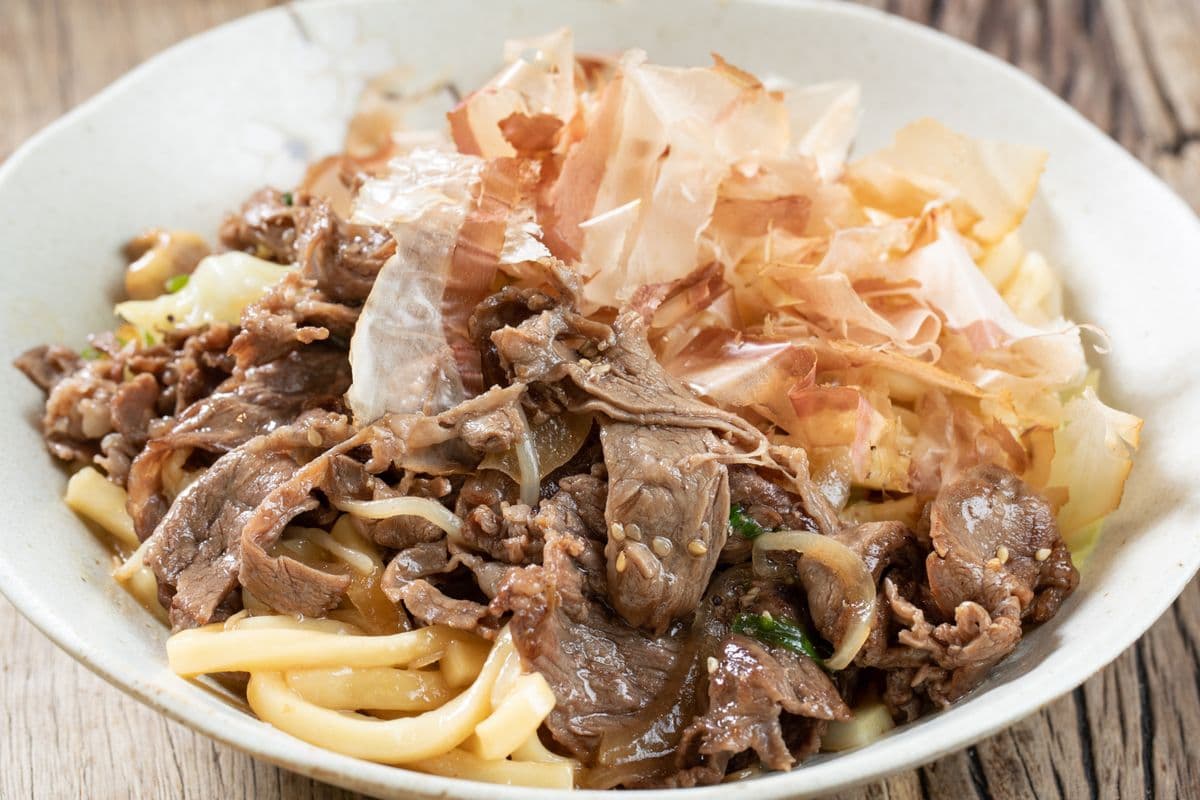 J15. Chicken/Beef Yakiudon